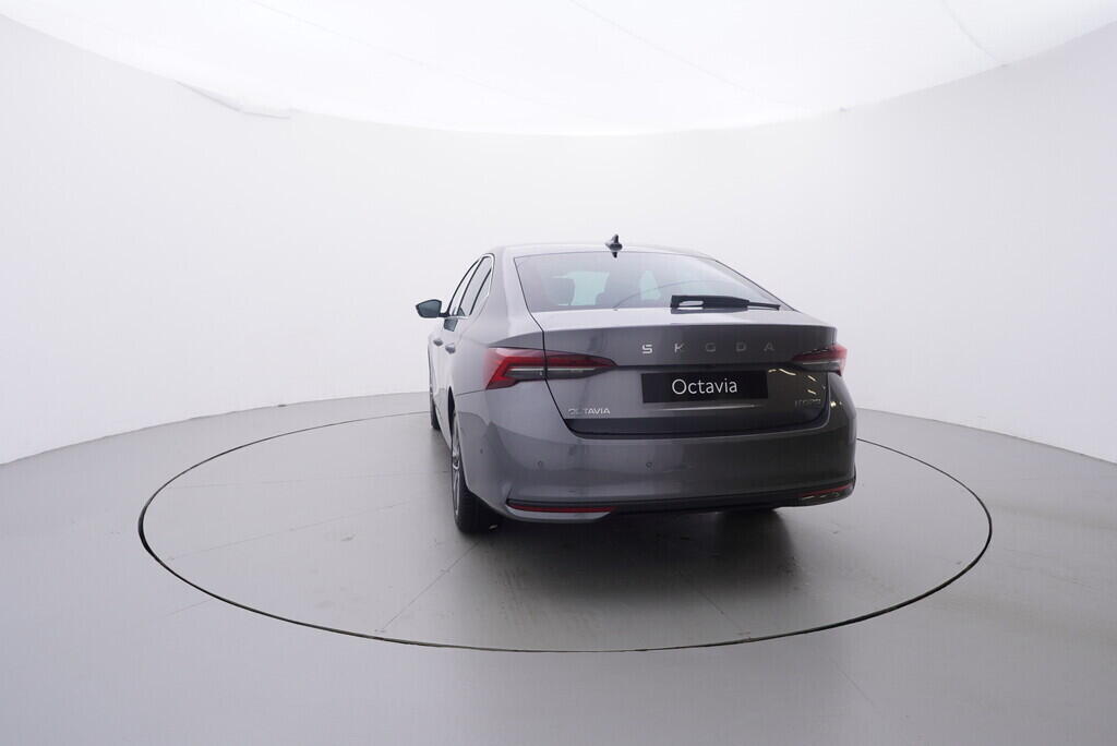 O121S10024_13.webp_Octavia 130 let Premium Selection 1,5 TSI m-HEV 110 kW  