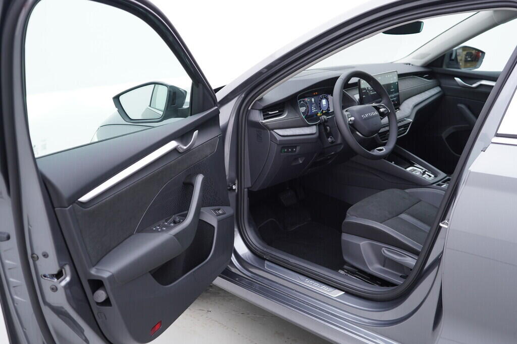 O121S10024_18.webp_Octavia 130 let Premium Selection 1,5 TSI m-HEV 110 kW  