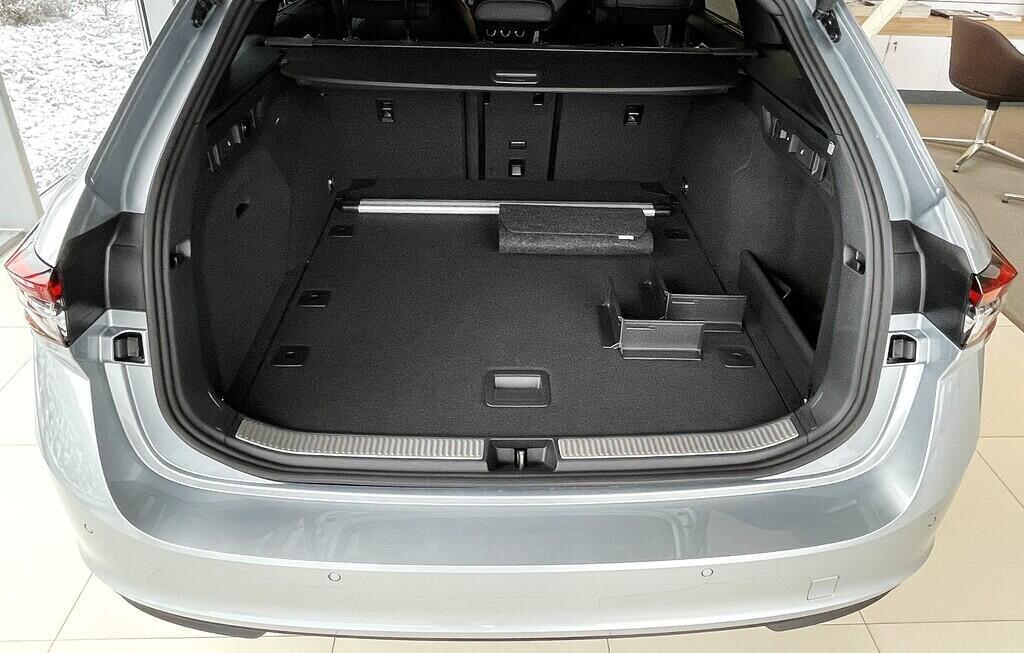 O121S10042_17.webp_Superb IV NZ 2.0 142 kW