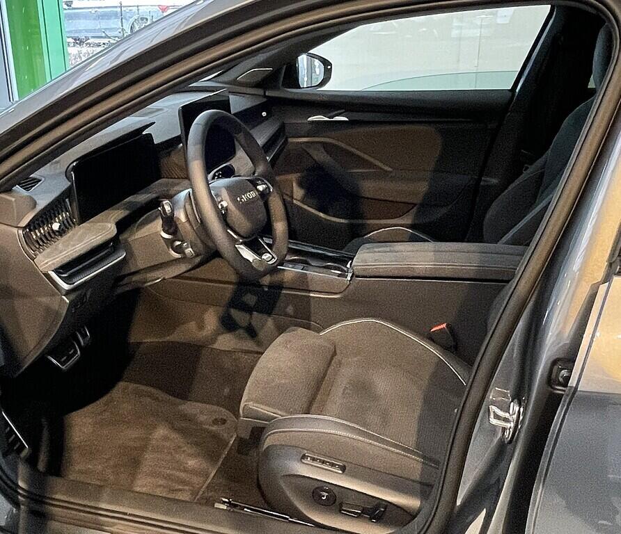 O121S10044_15.webp_Superb Sportline 2,0 TDI 110 kW