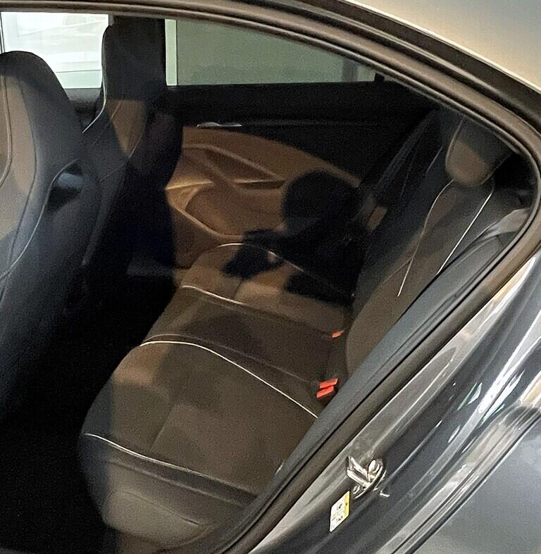 O121S10044_16.webp_Superb Sportline 2,0 TDI 110 kW