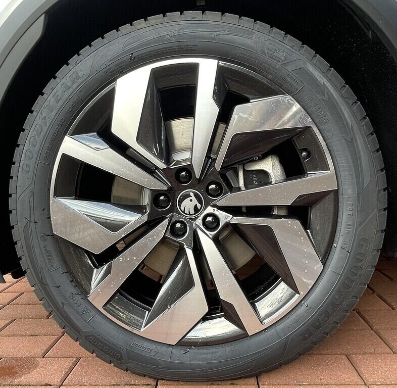 O121S10051_19.webp_Elroq Sportline 85 82 kWh 210 kW