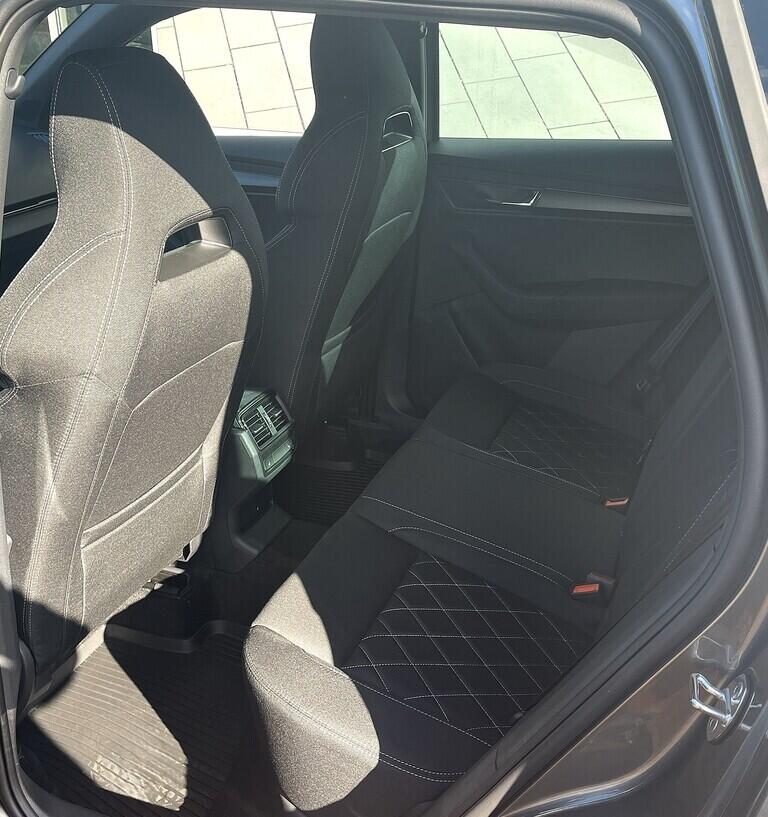 O121S10094_17.webp_Karoq Sportline 2,0 TDI 110 kW