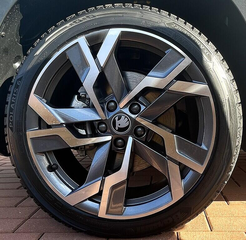 O121S10094_19.webp_Karoq Sportline 2,0 TDI 110 kW