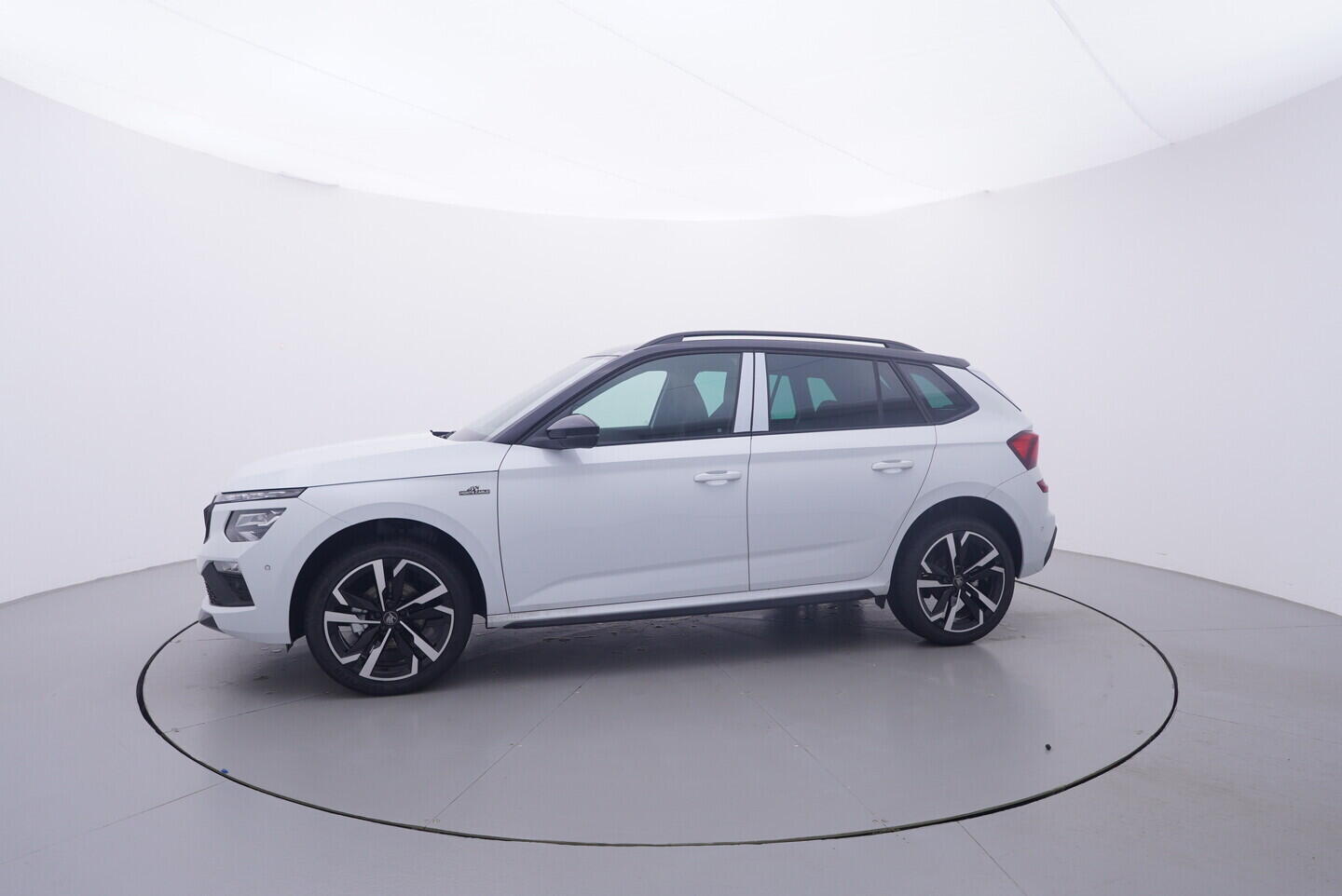 O121S10304_11.webp_Kamiq Monte Carlo 1,0 TSI 85 kW 6-stup. mech.