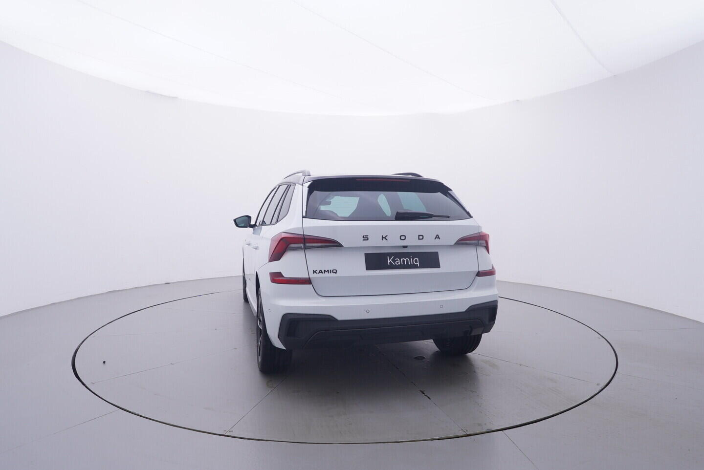 O121S10304_13.webp_Kamiq Monte Carlo 1,0 TSI 85 kW 6-stup. mech.