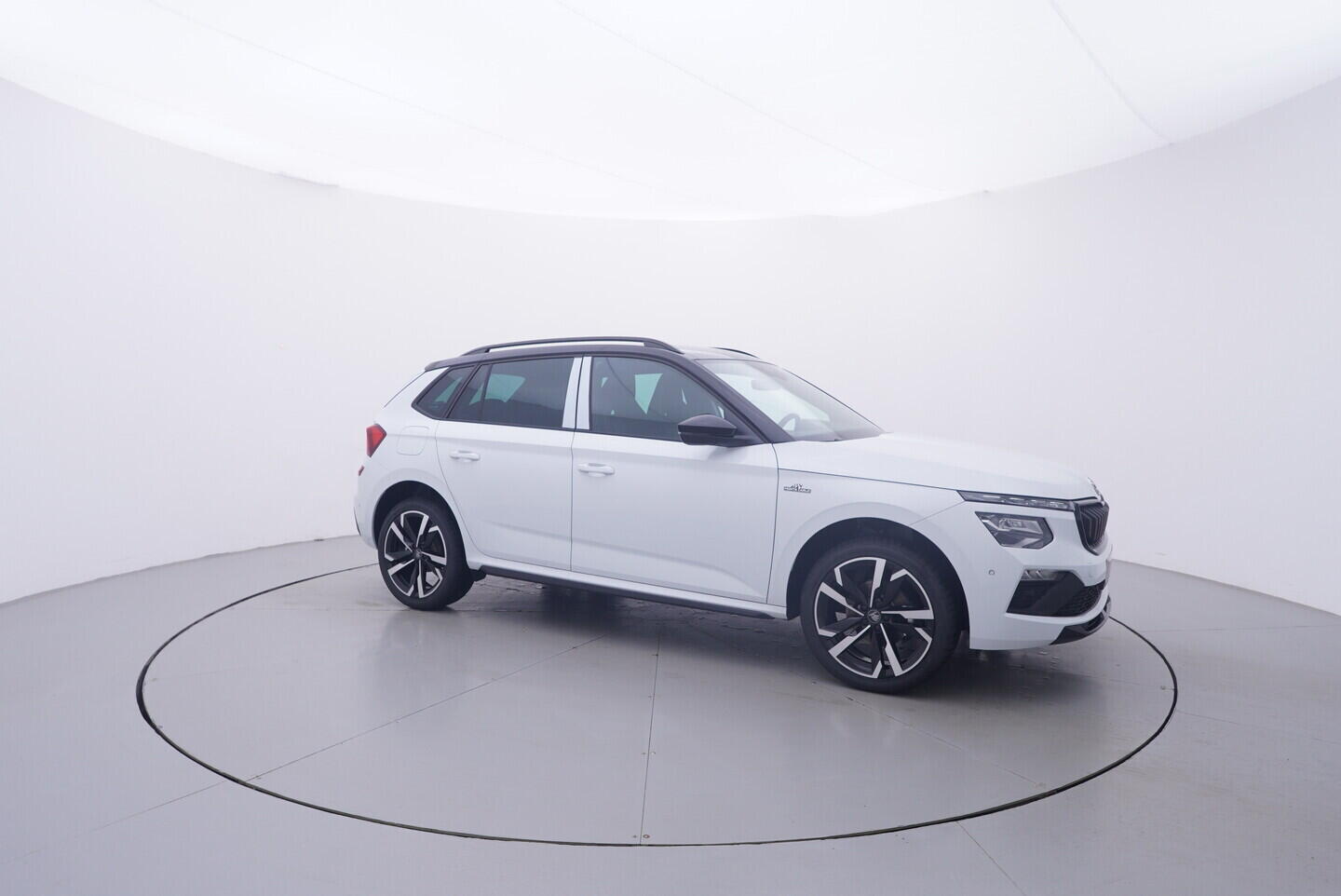 O121S10304_16.webp_Kamiq Monte Carlo 1,0 TSI 85 kW 6-stup. mech.