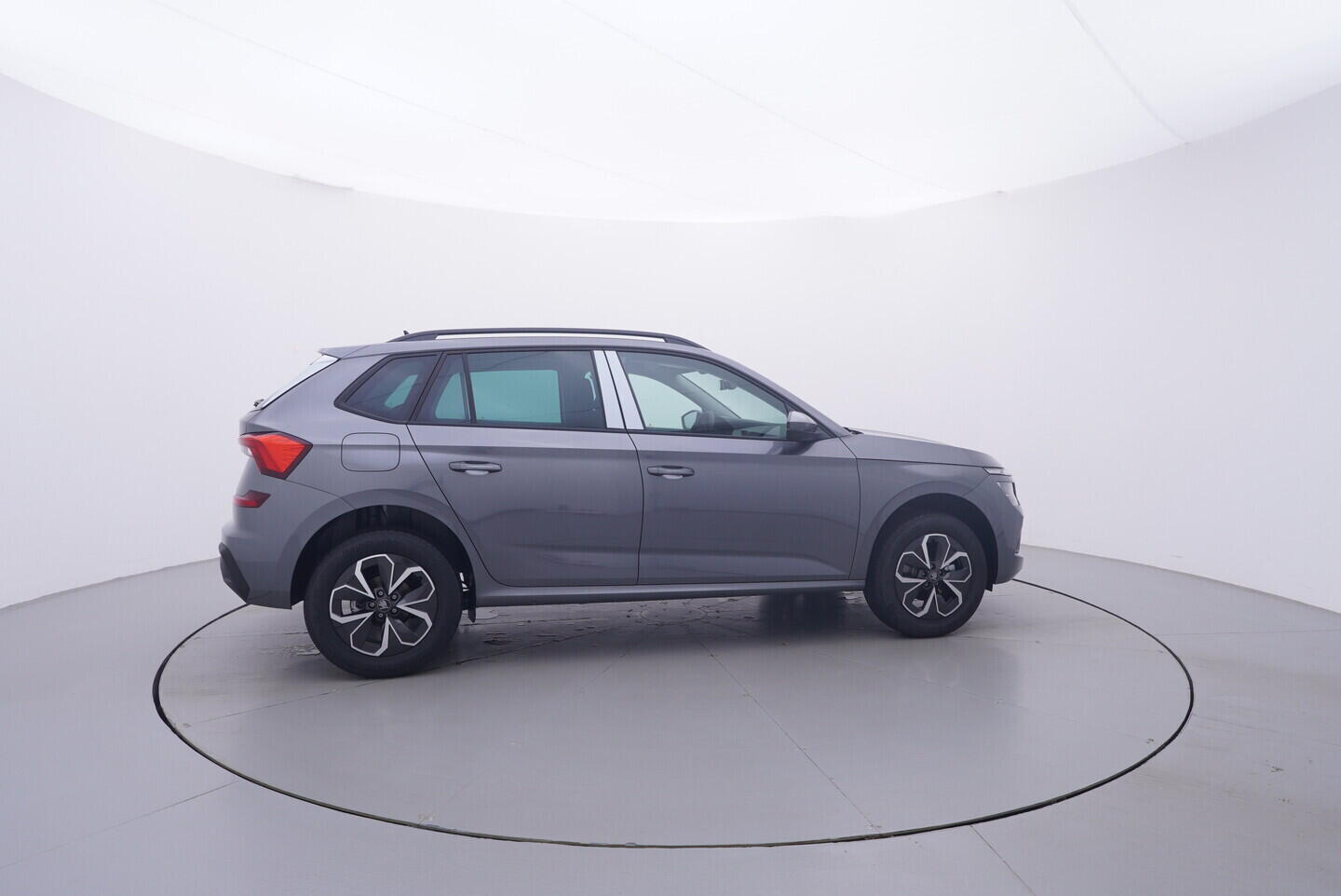O121S10315_15.webp_Kamiq Classic 1,0 TSI 70 kW 5-stup. mech.