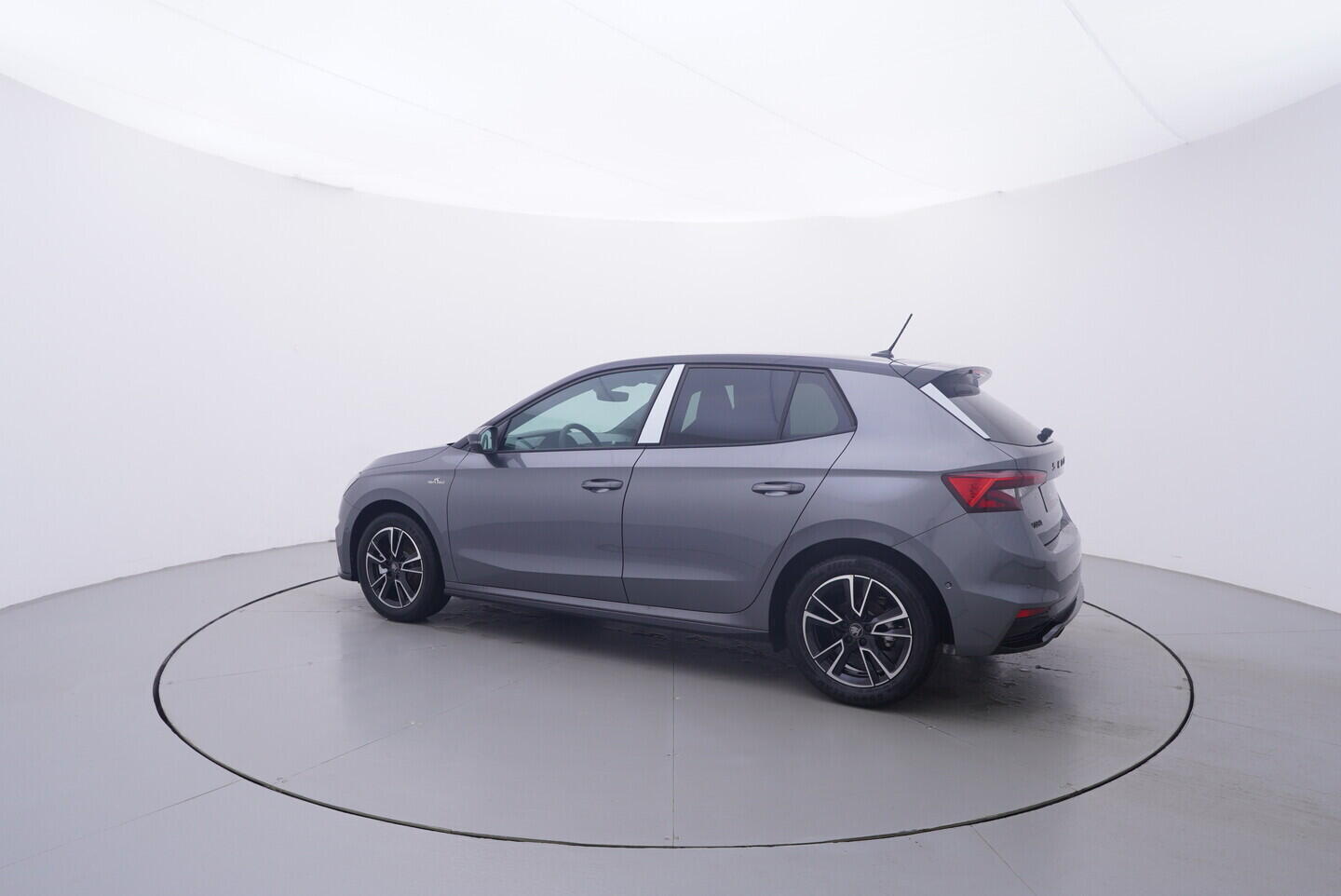 O121S10317_12.webp_Fabia Monte Carlo 1,0 TSI 85 kW 6-stup. mech.