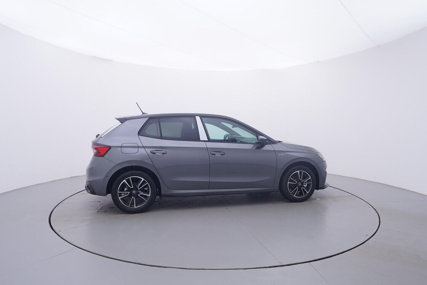 O121S10317_15.webp_Fabia Monte Carlo 1,0 TSI 85 kW 6-stup. mech.