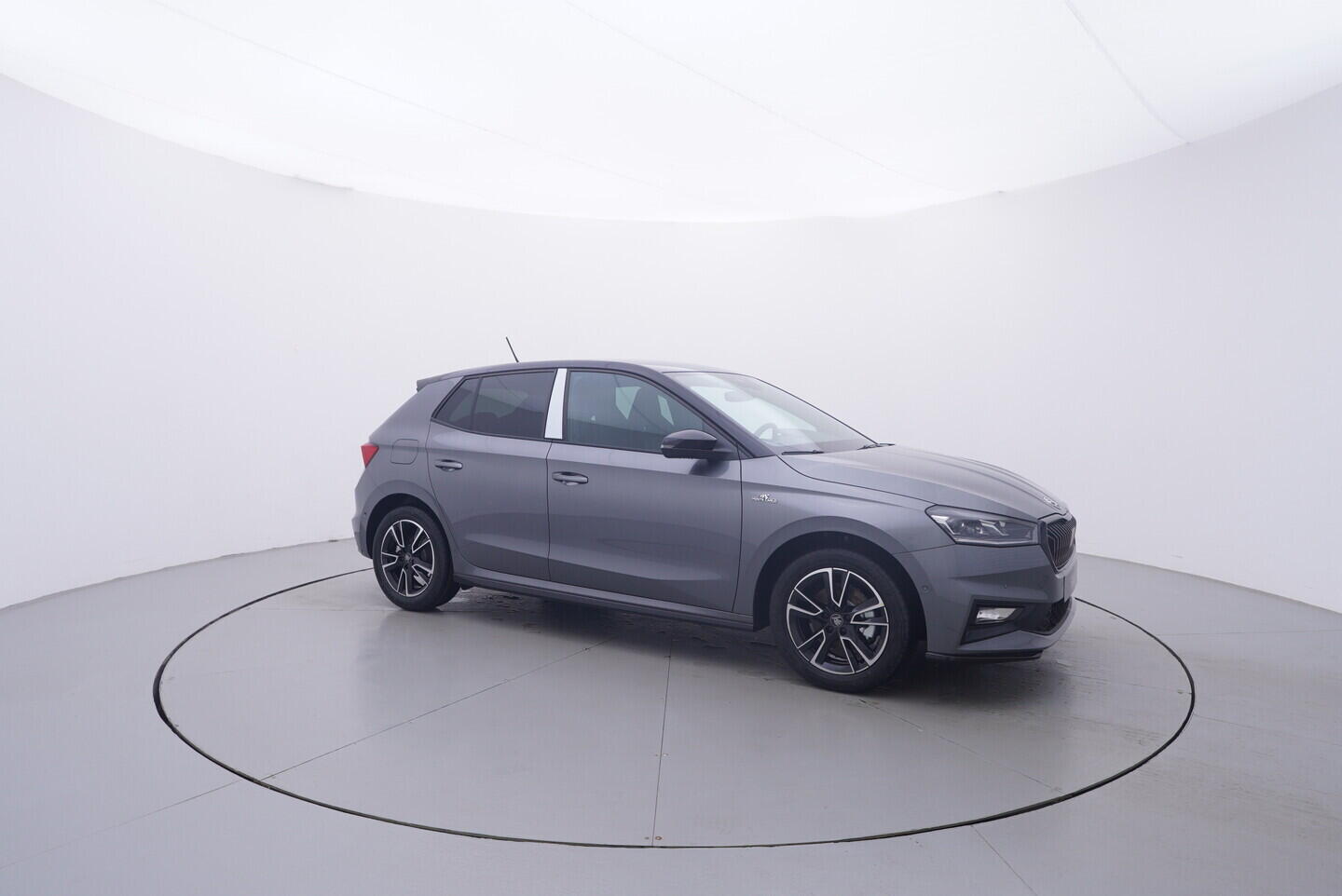 O121S10317_16.webp_Fabia Monte Carlo 1,0 TSI 85 kW 6-stup. mech.