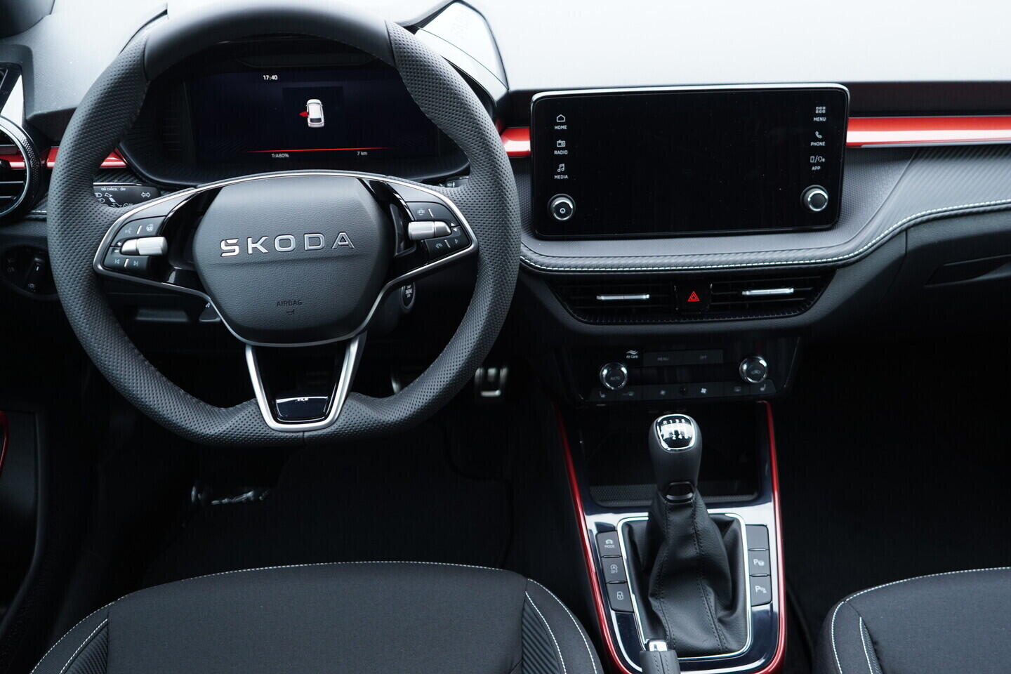 O121S10317_19.webp_Fabia Monte Carlo 1,0 TSI 85 kW 6-stup. mech.