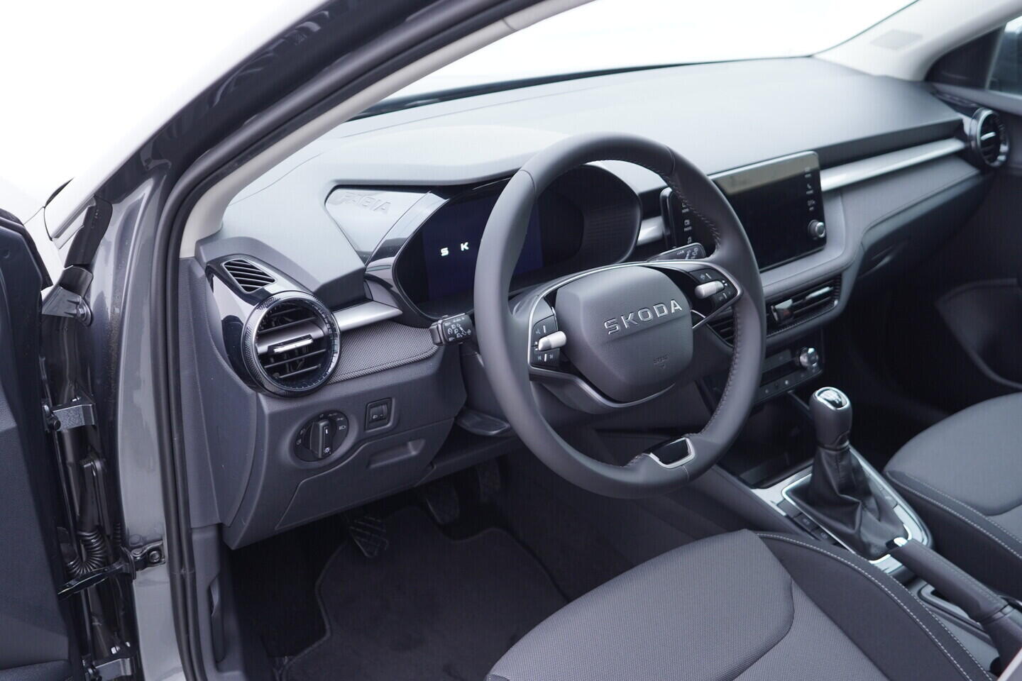 O121S10410_18.webp_Fabia Selection 1.0 TSI 70 kW