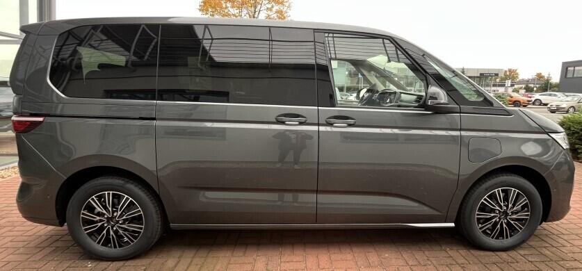 O121U02061_18.webp_Akční Multivan Life 1,5 TSI PHEV 130 kW 6 DSG Plug-in hybrid