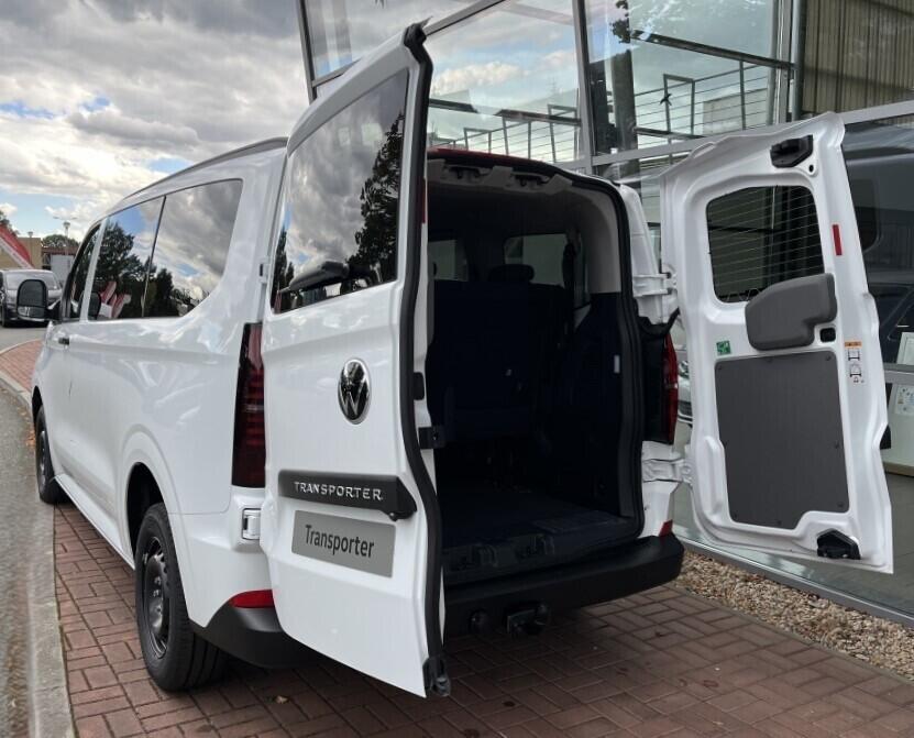 O121U02069_17.webp_Entry Transporter Kombi 2.0 TDI KR 81 kW