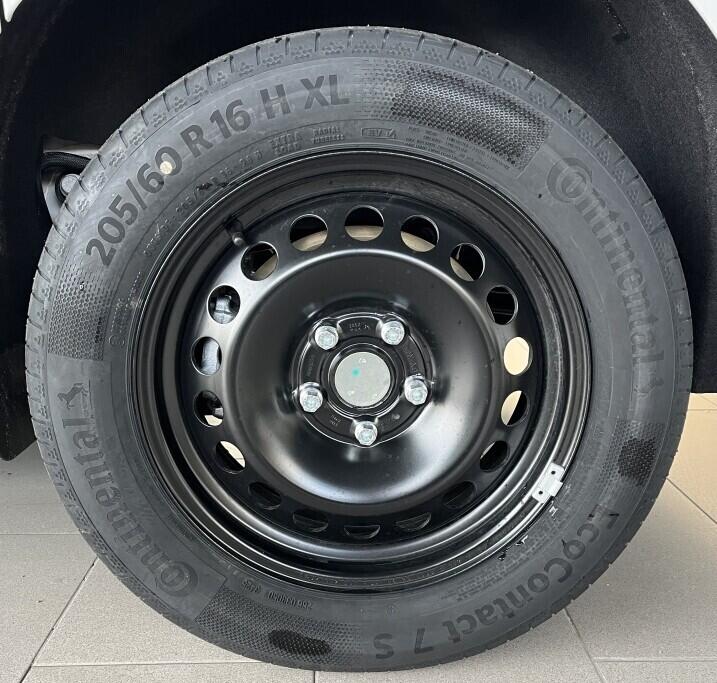 O121U02082_27.webp_Akční Caddy Maxi 1,5 TSI 7DSG 84 kW