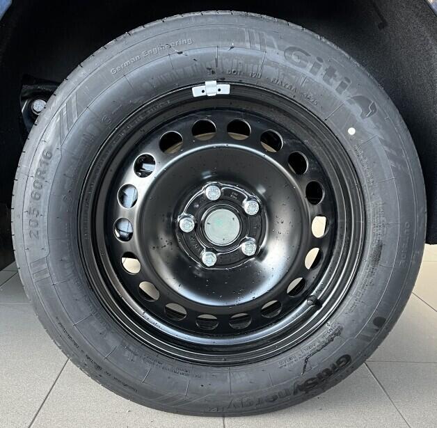 O121U02093_27.webp_Akční Caddy Maxi 2,0 TDI 75 kW 6 G