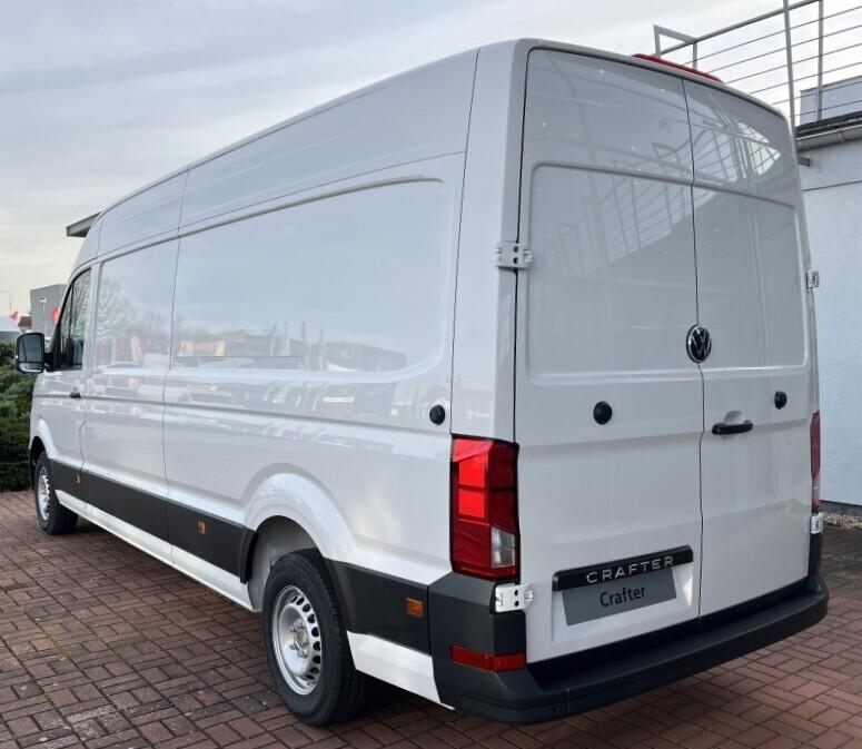 O121U02143_12.webp_Crafter skříň 35 6G FWD DR 103 kW