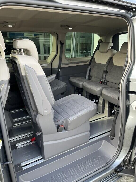 O121U02161_21.webp_Akční Multivan Long Style 2,0 TDI 110 kW