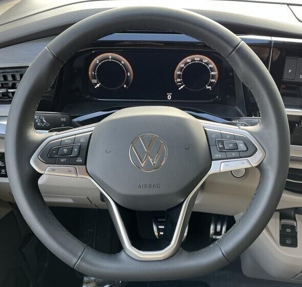 O121U02161_26.webp_Akční Multivan Long Style 2,0 TDI 110 kW