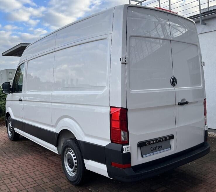 O121U02165_12.webp_Crafter skříň 35 SR 2.0TDI 103 kW