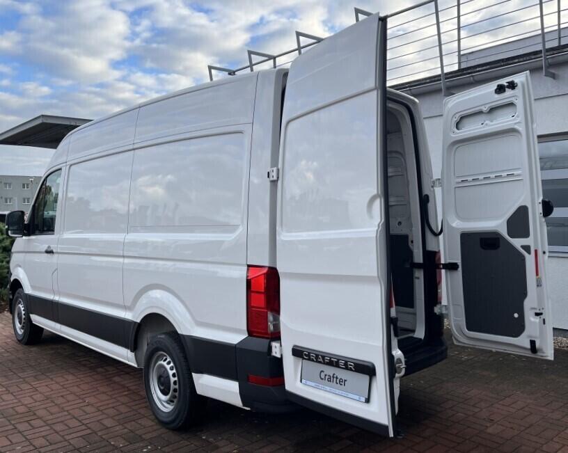 O121U02165_13.webp_Crafter skříň 35 SR 2.0TDI 103 kW