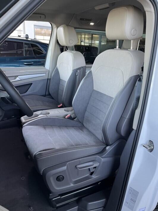 O121U02171_22.webp_Akční Multivan Long Life 1,5 TSI PHEV 4M DSG 180 kW