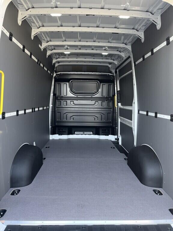 O121U02172_16.webp_Akční Crafter skříň 35 FWD SR 2,0  103 kW