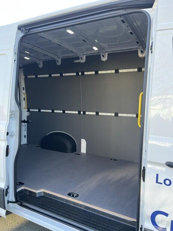 O121U02172_20.webp_Akční Crafter skříň 35 FWD SR 2,0  103 kW