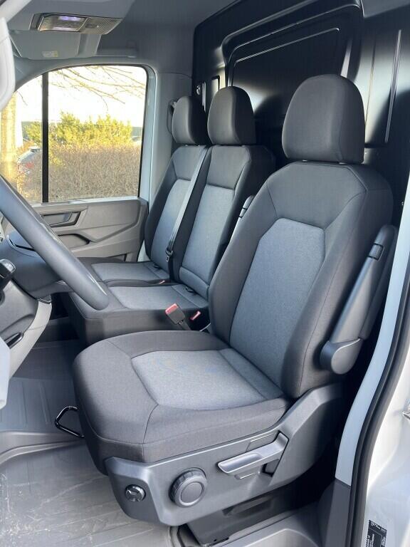 O121U02172_23.webp_Akční Crafter skříň 35 FWD SR 2,0  103 kW