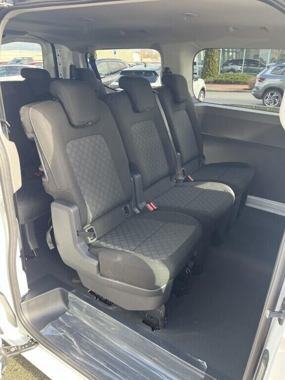 O121U02173_21.webp_Entry Transporter Kombi KR 2,0 TDI 125 kW