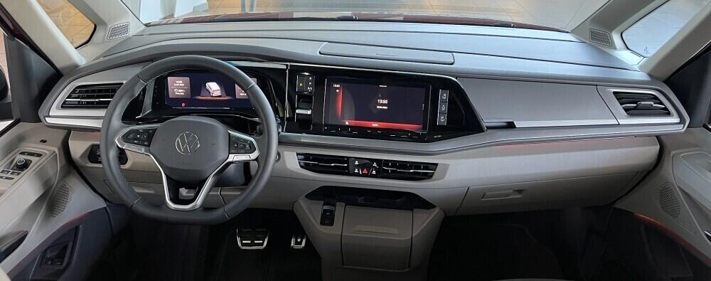 O121U02197_23.webp_Akční Multivan Long Style 1,5TSI PHEV 4M 130 kW  6 DSG Plug-in hybrid