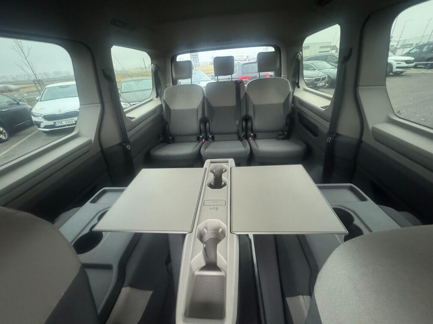 O121U02199_22.webp_Akční Multivan Long Life 1,5 TSI PHEV 4M DSG 180 kW