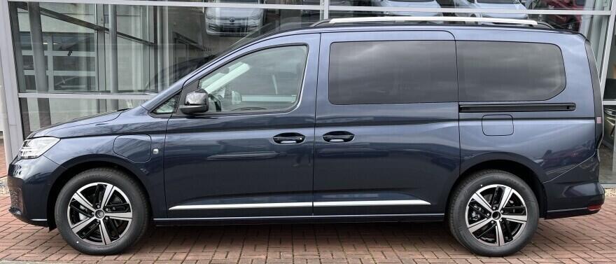 O121U02201_11.webp_Akční Caddy Maxi Style 1,5 TSI PHEV 85 kW