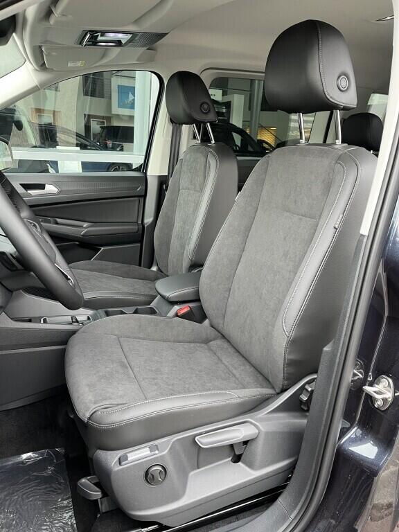 O121U02201_20.webp_Akční Caddy Maxi Style 1,5 TSI PHEV 85 kW