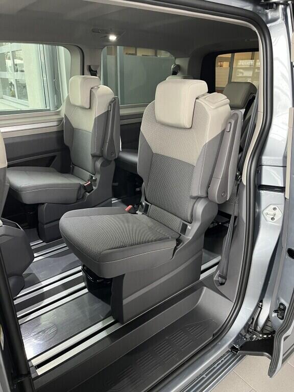 O121U02208_20.webp_Akční Multivan Long Life 2,0 TDI 110 kW 7 DSG