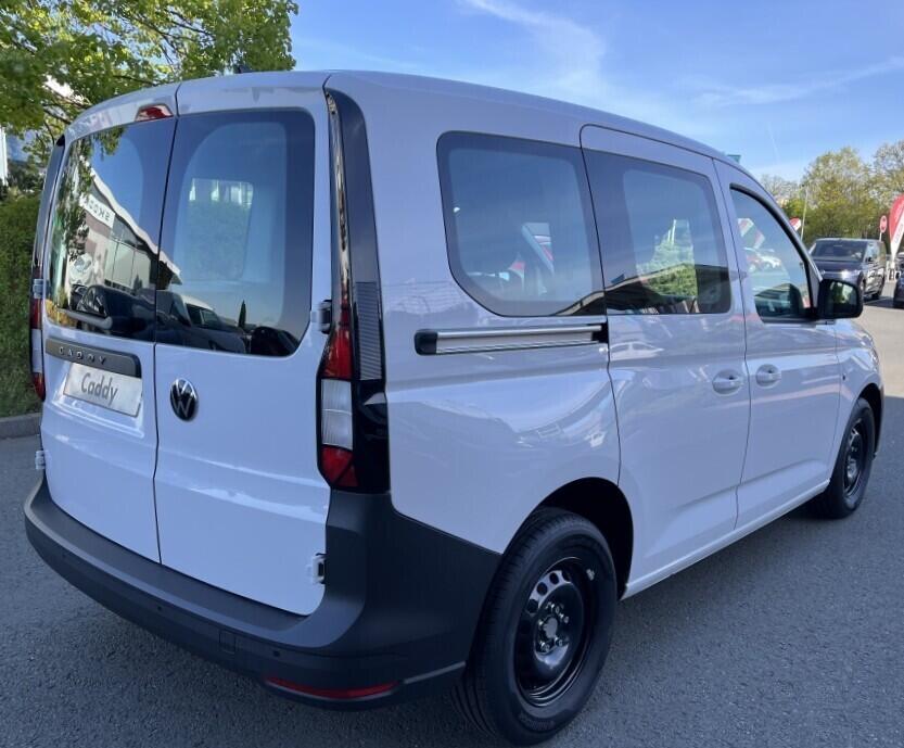 O121U02228_17.webp_Akční Caddy 2,0 TDI 75 kW