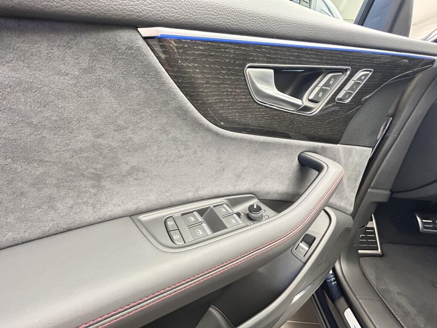 O131002400_27.webp_Q8 SUV  50 TDI quattro 210 kW
