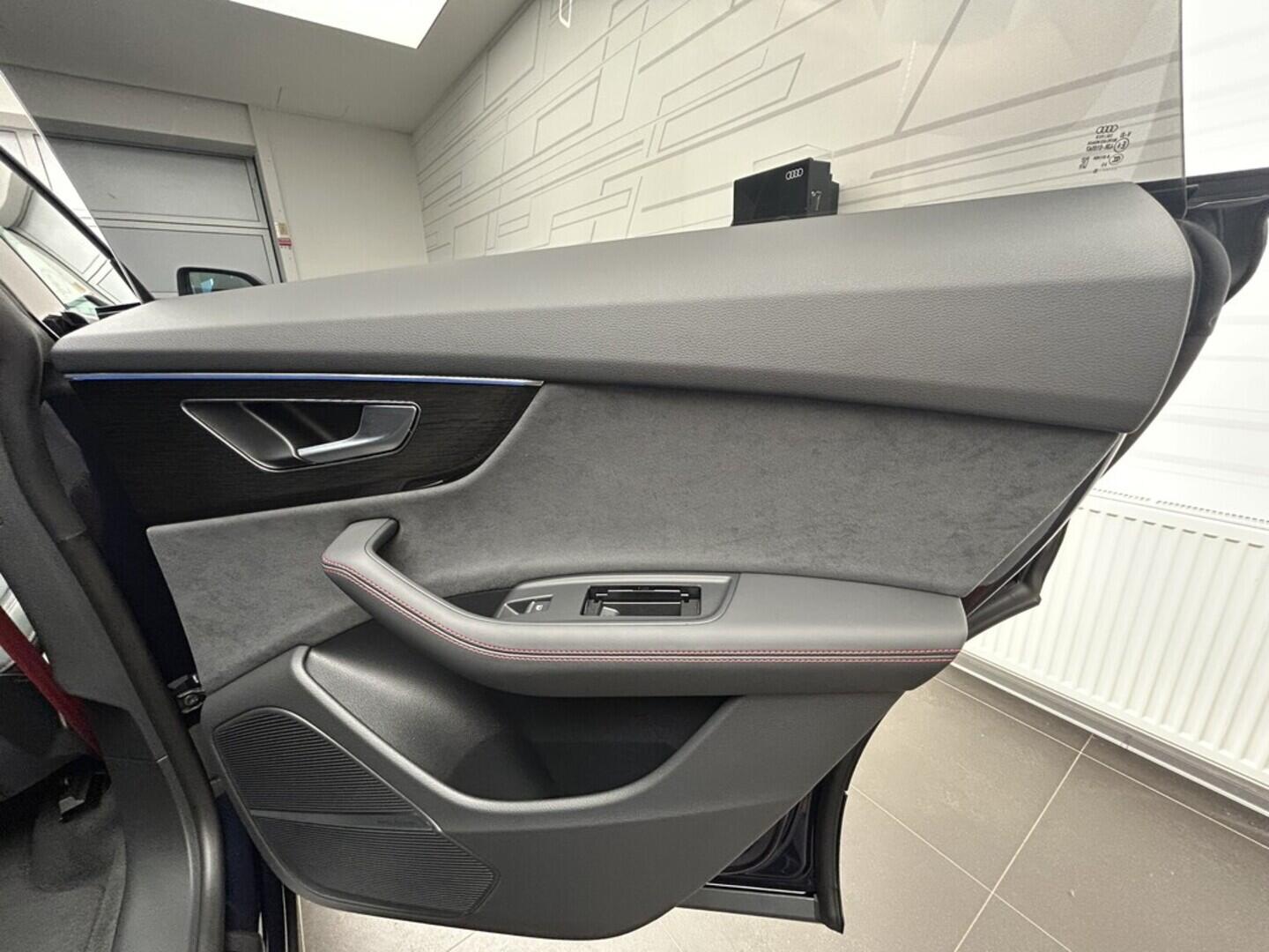 O131002400_28.webp_Q8 SUV  50 TDI quattro 210 kW