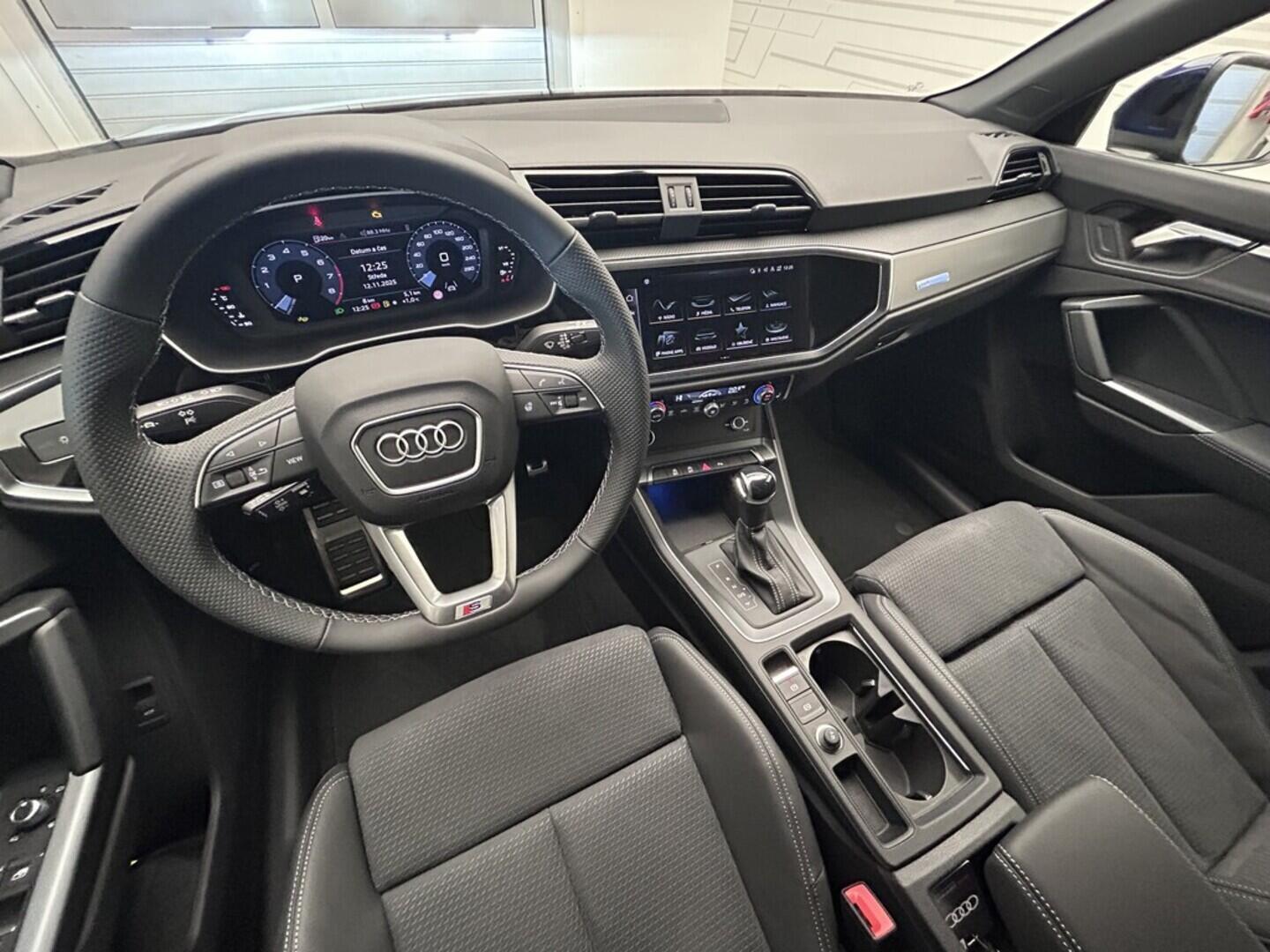 O131002406_21.webp_Q3 S line  35 TFSI 110 kW