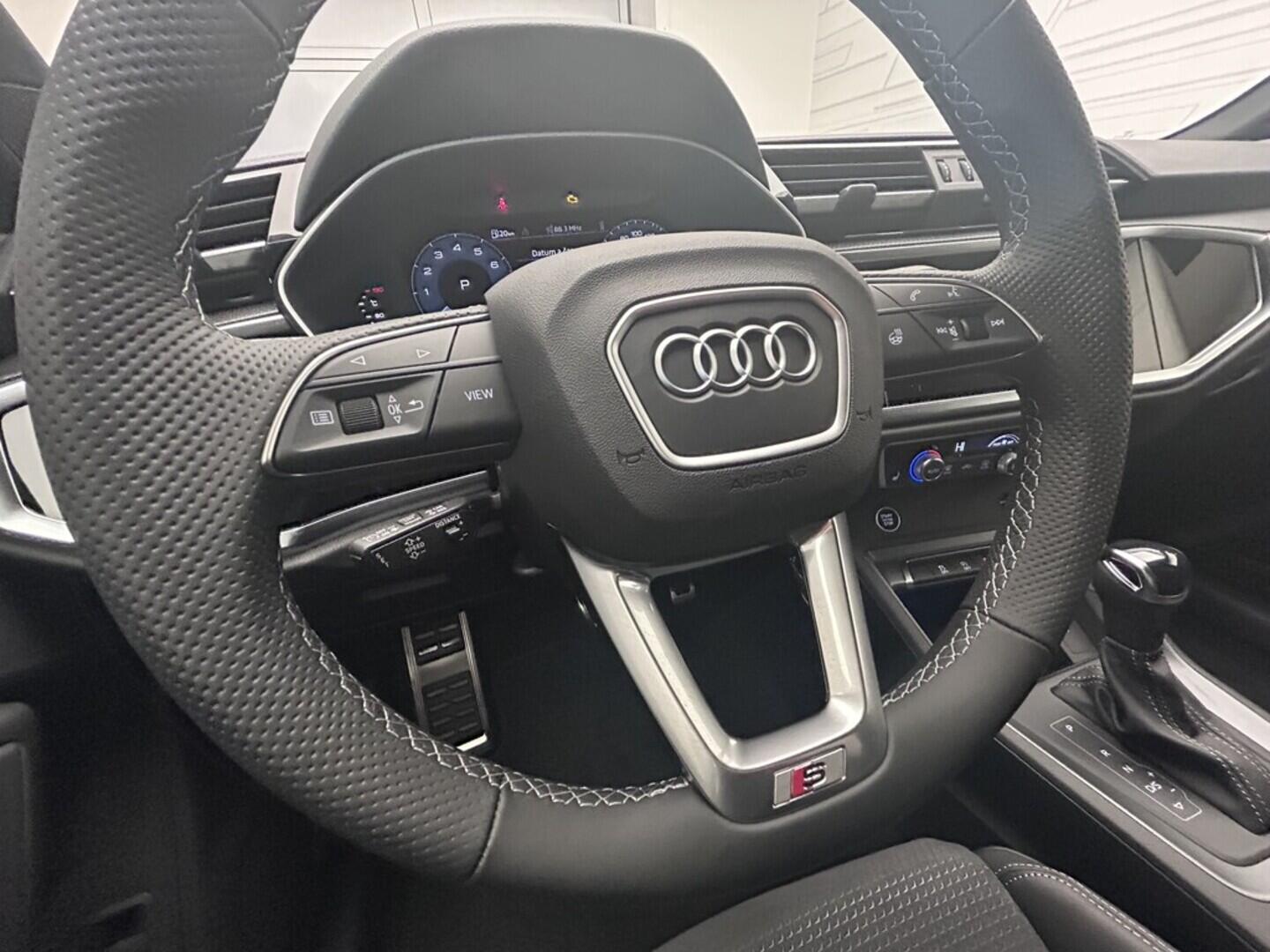 O131002406_24.webp_Q3 S line  35 TFSI 110 kW