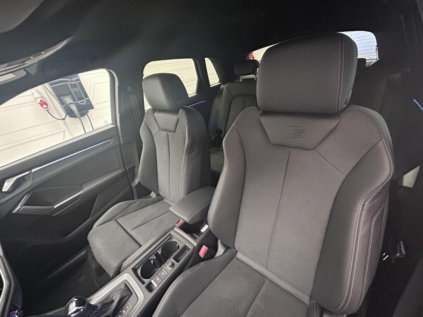 O131002406_25.webp_Q3 S line  35 TFSI 110 kW