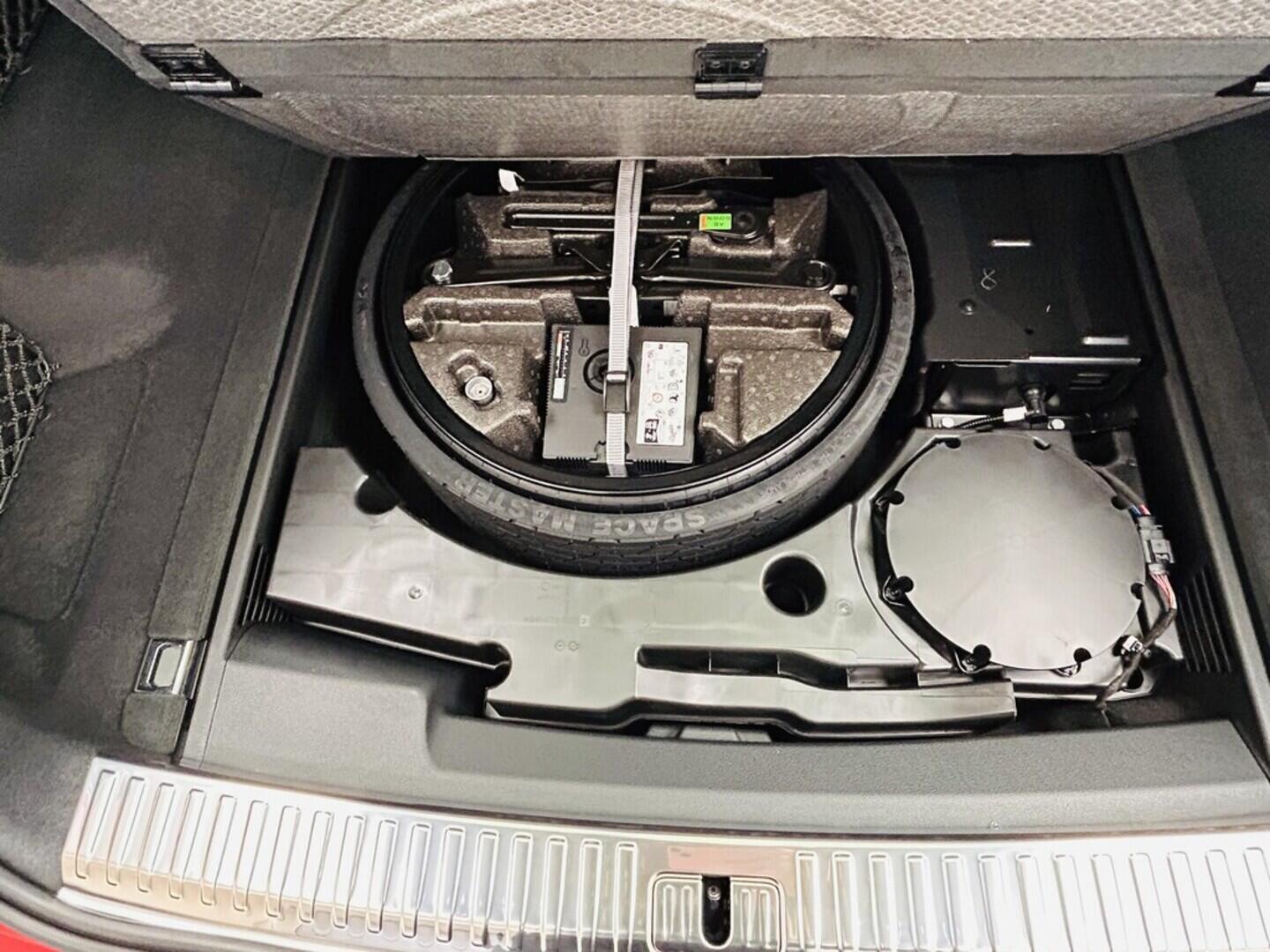 O131002418_17.webp_Q8 SUV  50 TDI quattro 210 kW