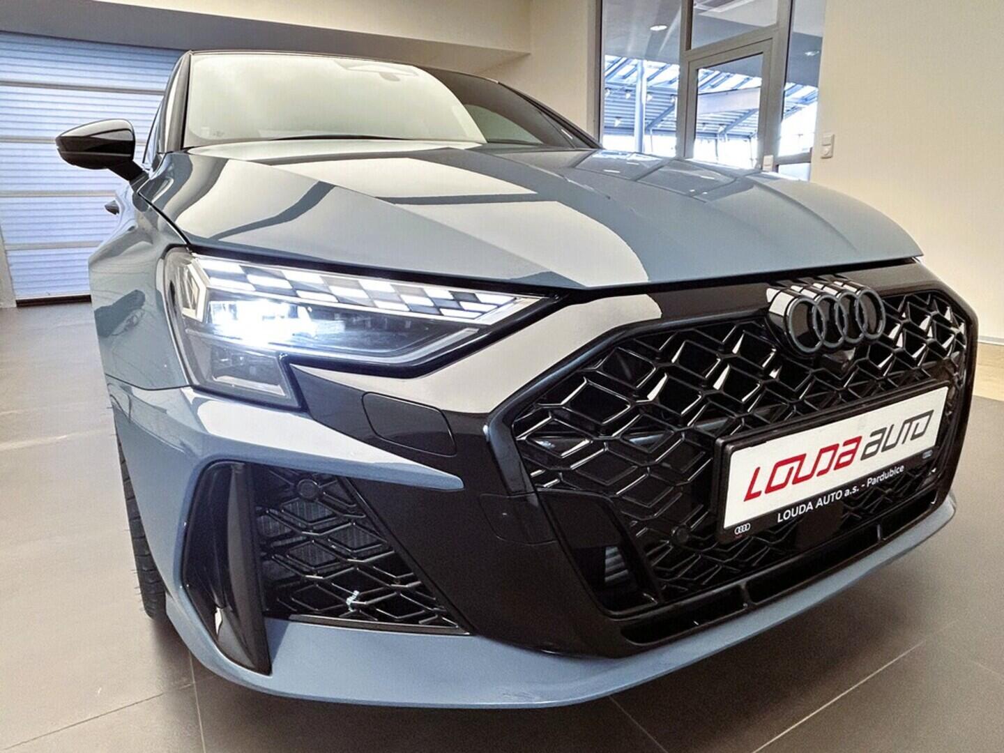 O131002419_13.webp_RS 3 Limuzína 2.5 TFSI 294 kW