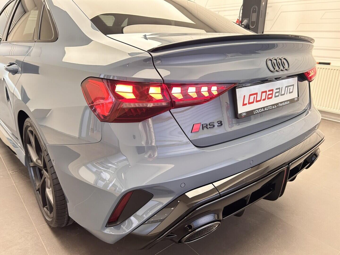 O131002419_15.webp_RS 3 Limuzína 2.5 TFSI 294 kW