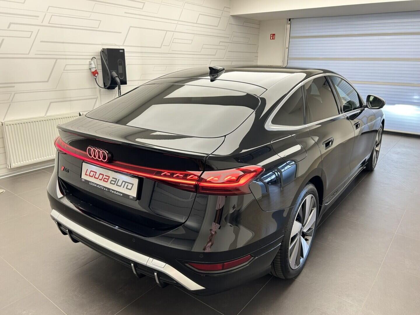 O131002431_14.webp_S6 Sportback etron   kW