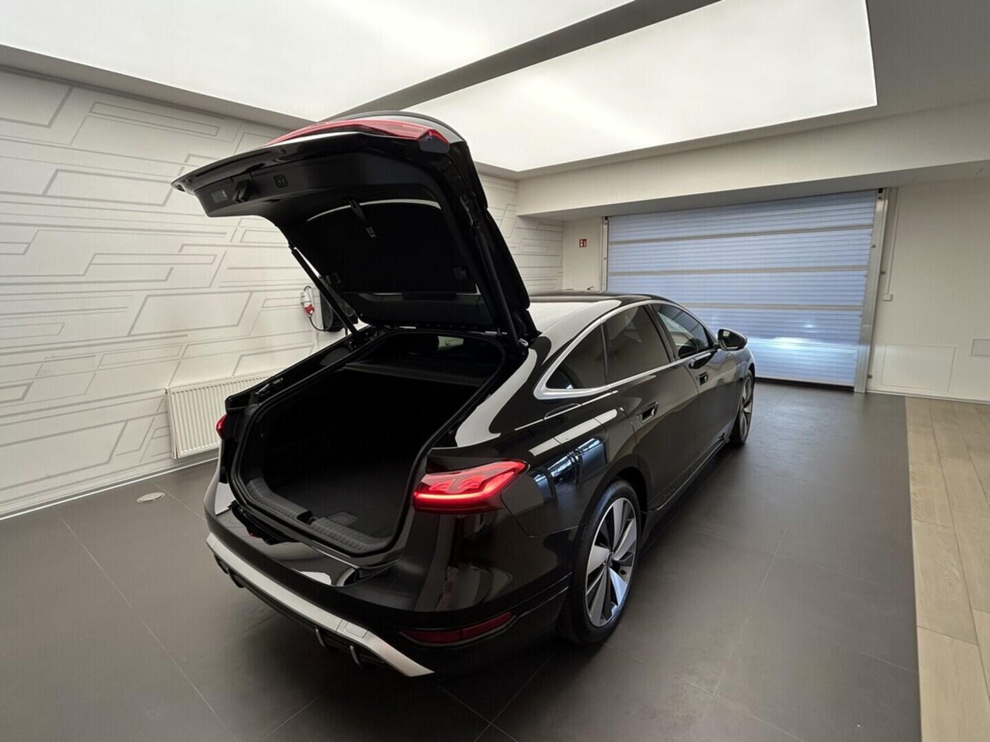 O131002431_17.webp_S6 Sportback etron   kW