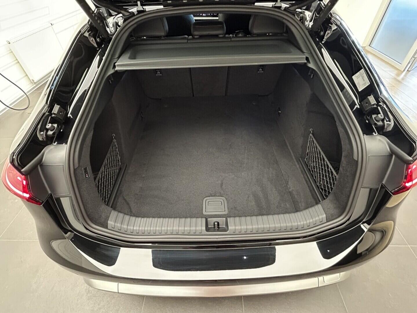 O131002431_18.webp_S6 Sportback etron   kW