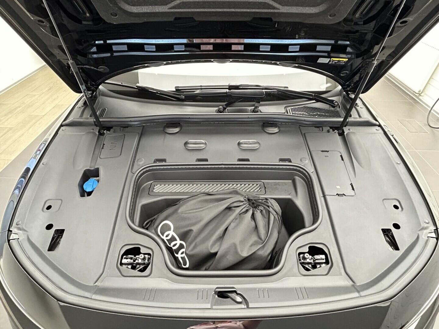 O131002431_20.webp_S6 Sportback etron   kW