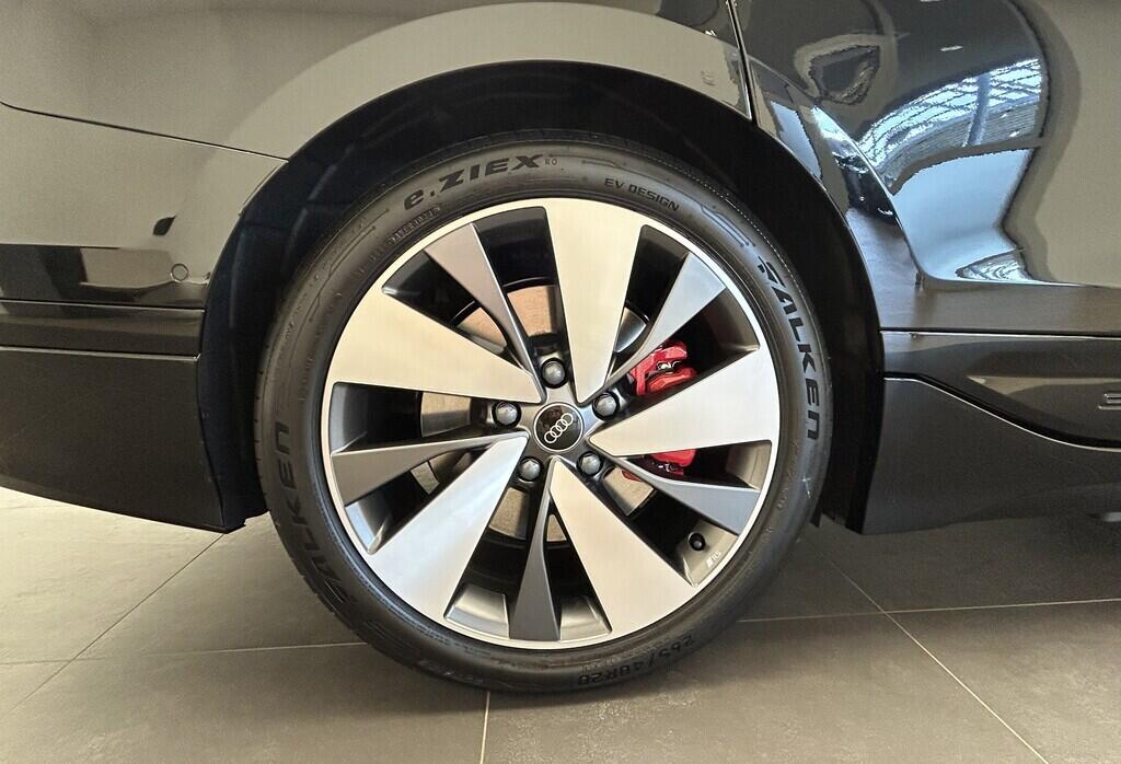 O131002431_21.webp_S6 Sportback etron   kW